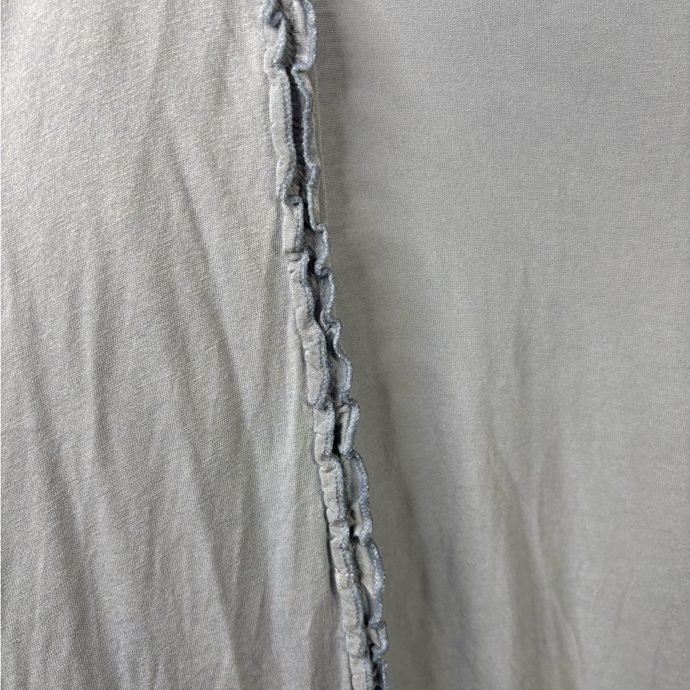 Arianna’s By Howard’s Open Front Ruffled Hem Light Weight - Picture 2 of 8